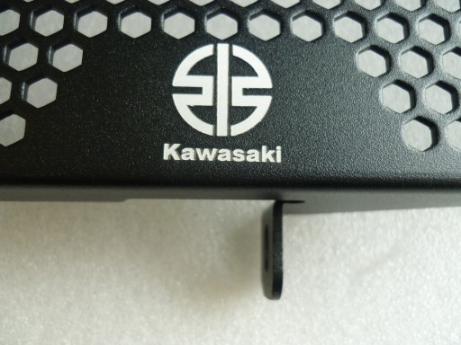 Крышка радиатора KAWASAKI Z 750,Z800,Z1000,VERSYS
