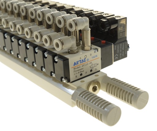 Wyspa 12 zaworowa AIRTAC Seria 100 5/2 - 1/8 - 12 V - 24V - 230 V