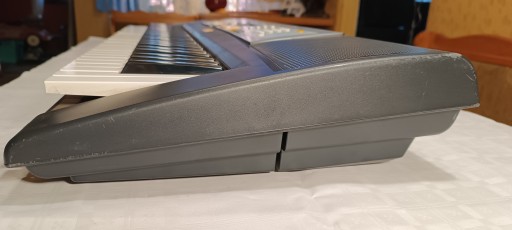 Клавиатура YAMAHA YPT-200