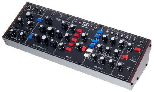 Behringer MODEL D - Аналоговый синтезатор
