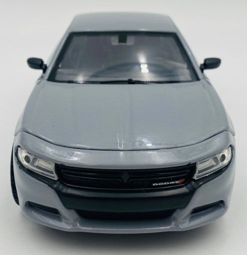 DODGE Charger SXT 2023 1:24 модель Motormax 79387 серый
