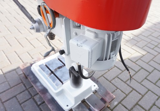 WIERTARKA PIONOWA do DREWNA typ WS-15 MOC: 0,55kW 4-prędkości