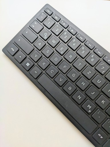Клавиатура HP Pavilion Wireless 600 ЧЕРНАЯ