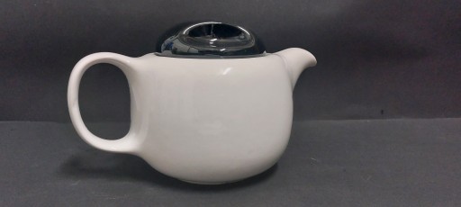 Чайник, старая керамика, черно-белый, Туловице, 1980-е, дизайн