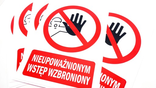 Naklejka NIEUPOWAŻNIONYM WSTĘP WZBRONIONY 20x28cm