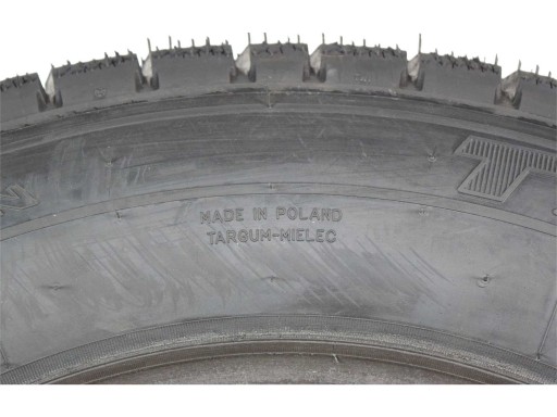 2 зимние восстановленные шины 235/65R17 TARGUM