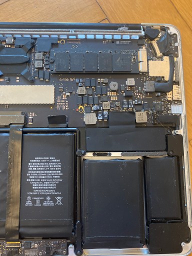 Ноутбук Macbook Pro 13 дюймов Intel Core i5 2,9 ГГц 8 ГБ / 512 ГБ блок питания