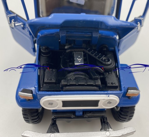 Toyota FJ 40 Hard Top 1:24 синий Motormax 79323