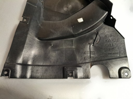 BMW X7 G07 40i КРЫШКА КОЛЕСНОГО КАРКАРА СПРАВА 7453930