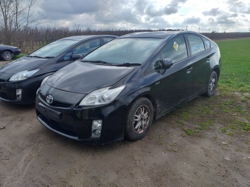 Toyota Prius III wygłuszenie plastik błotnika lewe