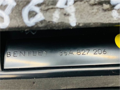ЩИТОК BENTLEY BENTAYGA 36A827206 36A827205