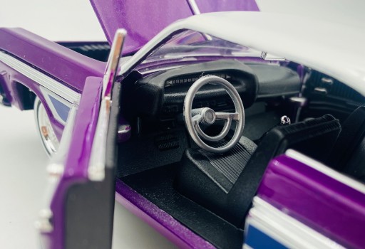 Chevrolet Impala 1964 1:24 Motormax 79021 фиолетовый