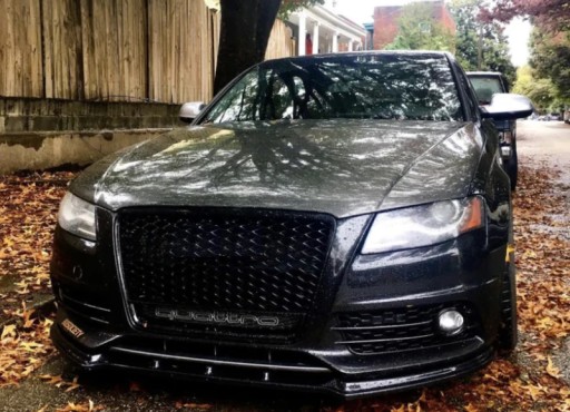 Решетка радиатора Audi A4 B8 QUATTRO RS4 LOOK 08-11, черная глянцевая сотовая рамка