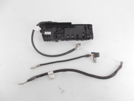 PODSTAWA BEZPIECZNIKÓW MINUS KABEL VITO 447
