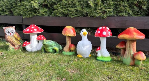 Figurka ogrodowa dekoracyjna żaba ropucha 19x33x22cm polskiej produkcji