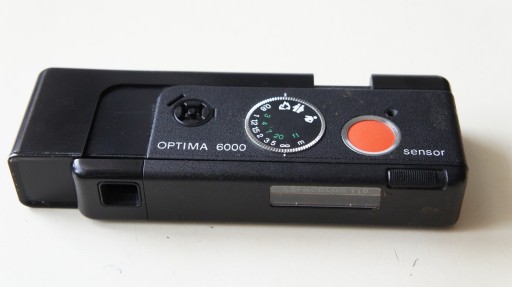 Классическая карманная сенсорная камера AGFA OPTIMA 6000.