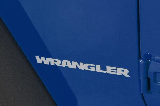 НАКЛЕЙКА НА КРЫЛО WRANGLER JK 07-17 MOPAR SIL