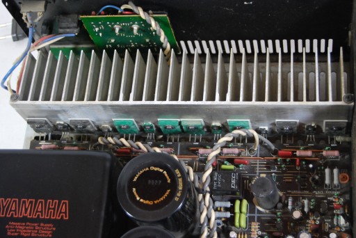 YAMAHA AX-900
