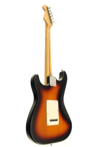 Fender Stratocaster Plus deluxe 1997 Sunburst — профессиональный инструмент 27-летней давности