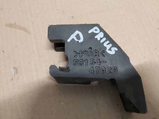 Toyota Prius IV PRIME PLUG IN губка крыла
