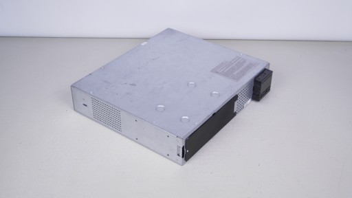 ИБП APC SMT750RMI2U 500 Вт с ЖК-дисплеем + НОВАЯ СИНУСОВАЯ БАТАРЕЯ / 2384