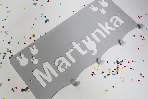 Настенная вешалка Название ребенка