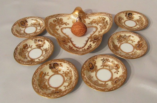 Noritake 1908 - сохраняет _________ образцы драгоценностей