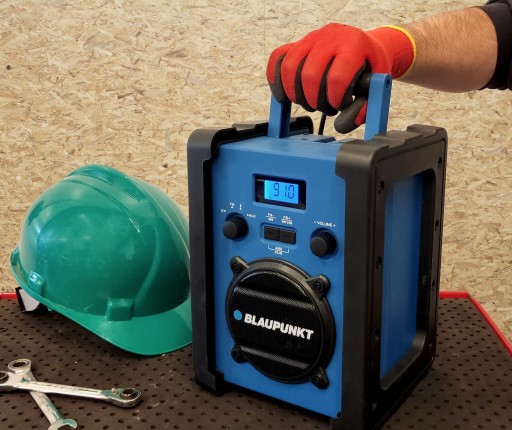 СТРОИТЕЛЬНАЯ РАДИО BLAUPUNKT PP30BT РАБОЧАЯ САЙТА BT И АККУМУЛЯТОР В ПОДАРОК