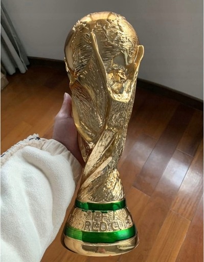 ЗОЛОТОЙ КУБОК ТРОФЕЙ 36 СМ ИЗ СМОЛЫ ЧЕМПИОНАТ МИРА