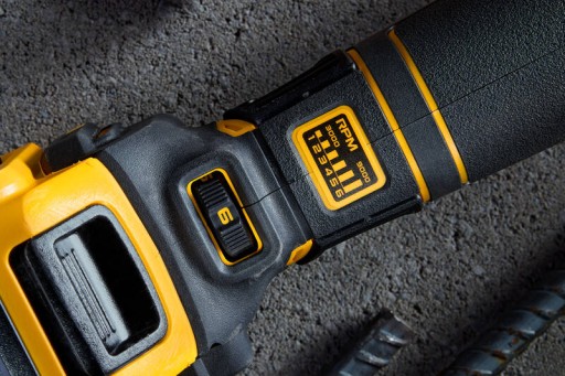 УГЛОВАЯ ШЛИФРОВАЛЬНАЯ МАШИНА 125 мм 18 В DCG409VSN DEWALT