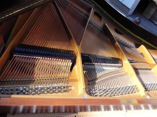 Fortepian dla Konesera Grotrian Steinweg G185 brzmi jak dzwon