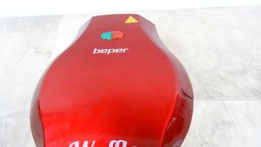 Вафельница Beper BT.603Y красная 1000 Вт