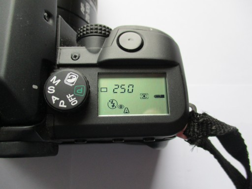 Minolta Dynax 60 + AF Zoom 28–100 мм 1:3,5–5,6 D