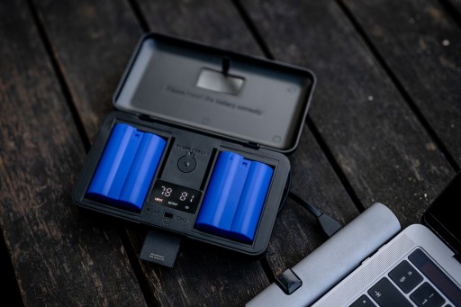 Двухканальное зарядное устройство Newell LCD для устройства чтения SD-карт Power Bank EN-EL15