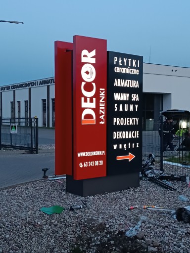 СВЕТОДИОДНЫЙ РЕКЛАМНЫЙ ПИЛОН DIBOND ДВУХСТОРОННИЙ РЕЗАК 3х1,25м