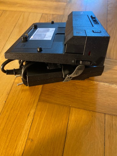 Станция Dell K07A PR03X USB3.0 + блок питания Dell 130 Вт с кабелем питания.