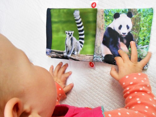 Мягкая развивающая книжка для малышей ZOO