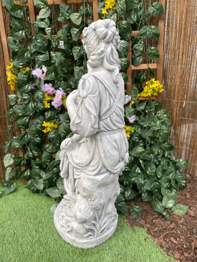 Kobieta figura betonowa ogrodowa Nowość