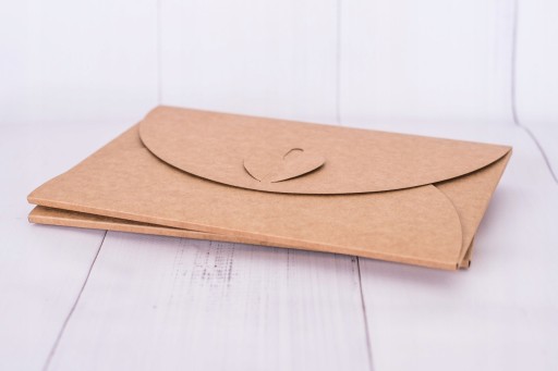 Koperta na zdjęcia z sercem 15x23 kraft - 10 sztuk