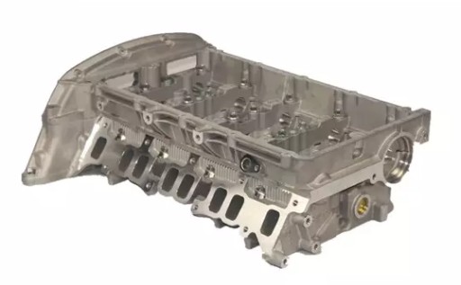 Głowica silnika FORD 1740108 fabrycznie nowa