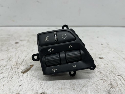 KIA CEED II МНОГОФУНКЦИОНАЛЬНЫЕ КНОПКИ НА РУЛЕ