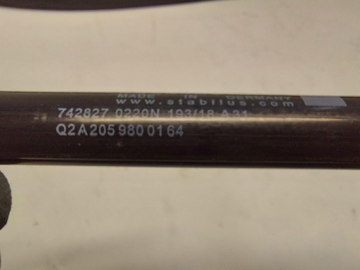 MERCEDES C-KLASSA W205 siłownik maski prawy przód przedni a2059800164