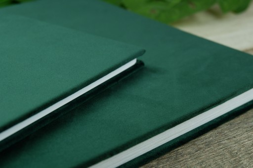 Гостевая книга велюровая, зеленая А08, 60 черных карт.