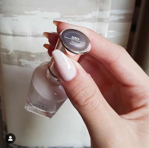 Лак Sally Hansen Color Therapy Sheer Nirvan 230