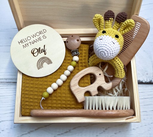 Gift Box Baby – Zestaw dla Niemowlaka w Grawerowanym Drewnianym Pudełku