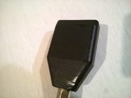 РАЗЪЕМ ДЛЯ РЕМНЯ БЕЗОПАСНОСТИ SKODA 105 120 RAPID