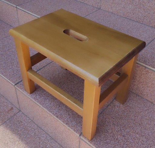 STOŁEK DREWNIANY z uchwytem RYCZKA BUK - taboret niski PODNÓŻEK