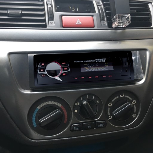 Автомобильный радиоприемник Bluetooth 1-DIN USB AUX SD Микрофон Пульт дистанционного управления Комплект батарей