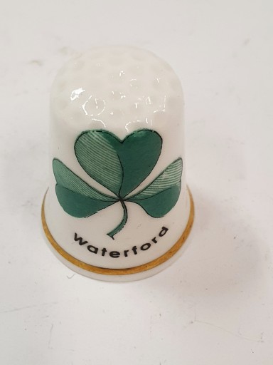 porcelanowy naparstek kolekcjonerski Waterford koniczyna
