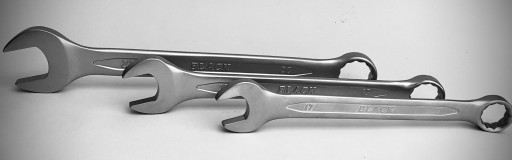 KLUCZ PŁASKO-OCZKOWY 11 MM BLACK CRV